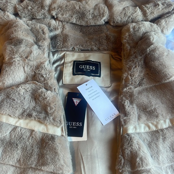 Maria Faux-Fur Vest - Picture 8 of 11